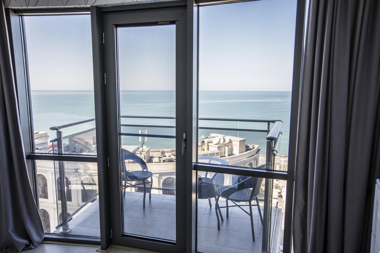 Tina'S Apartments With Panoramic Sea View Batumi Exterior photo